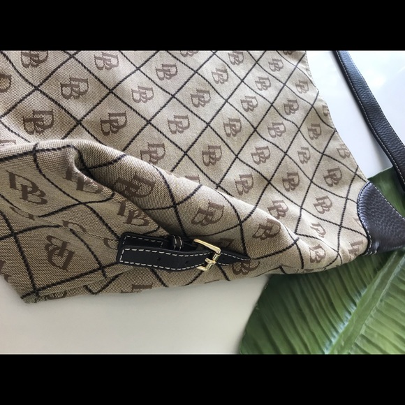 Dooney & Bourke Large Shoulder Bag - Picture 4 of 8